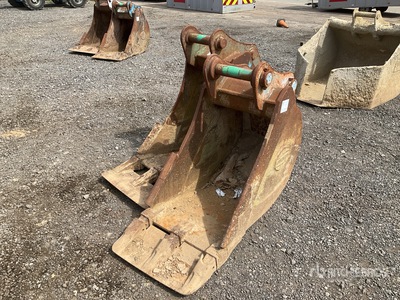 Quantity of (2) Digging Excavator Bucket