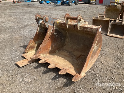 Quantity of (2) Digging Excavator Bucket
