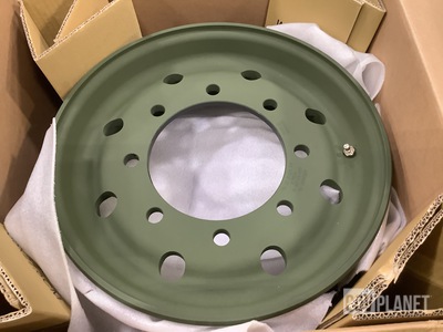 (8) Hutchinson WX-2154 X1 Vehicular Wheel Hubs