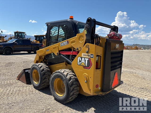 MINI CARGADOR SOBRE RUEDAS 2020 CATERPILLAR 242D3