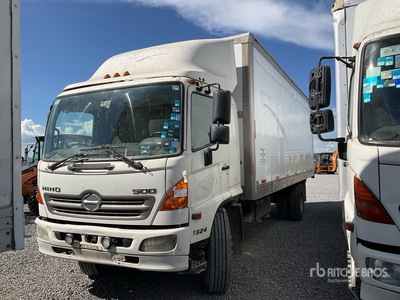 2016 Hino 1524 4x2 Camion con Caja Seca / Furgoneta caja cerrada