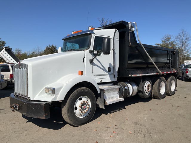 2013 Kenworth T800 8x4 Tri/A Dump Truck