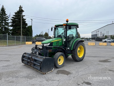 2015 John Deere 4066R 4WD tractor utilitario