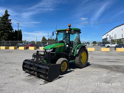 2016 John Deere 4066R 4WD Utility Tractor