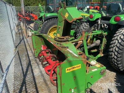 AgriMetal 2682 82 in Quitanieves de soplado - Fits Tractor