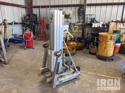 2022 Sumner 2012S Material Hoist