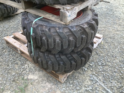 Quantity of (4) Bobcat 10x16.5 إطارات المعدات (Unused)