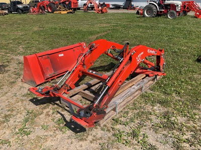 Kubota LA535 Front Loader Attachment