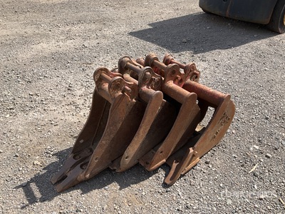 Quantity of (4) Digging Schaufel