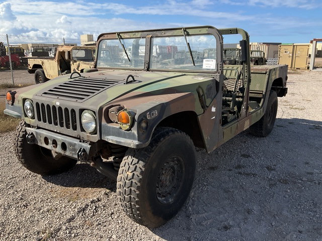 AM General M1097R1 HMMWV 2 Door w/Truck Body