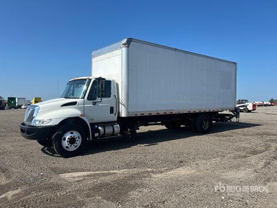 2018 International 4300 4x2 バントラック