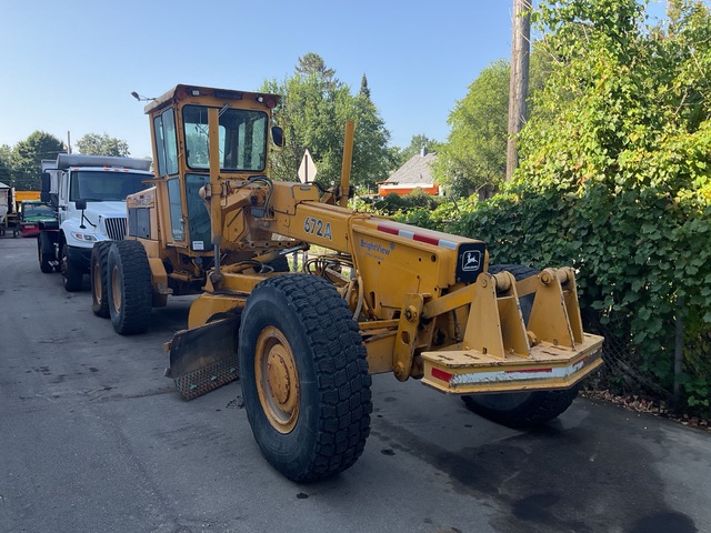 1986 John Deere 672A