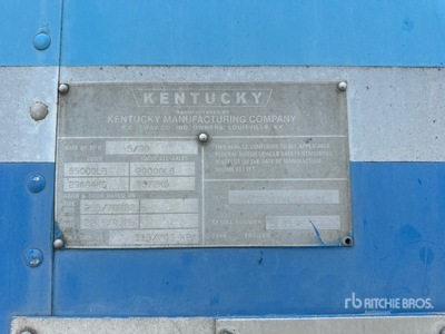 1999 Kentucky 50 ft x 102 in T/A Remolque de furgoneta