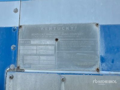 1999 Kentucky 50 ft x 102 in T/A Remolque de furgoneta