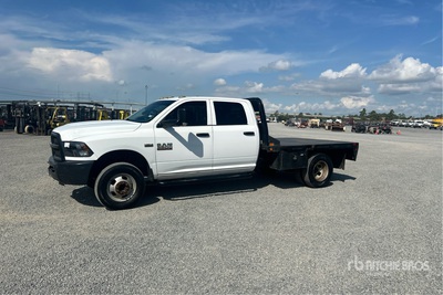 2017 Ram 3500 4x4 Crew Cab Flatbed Truck
