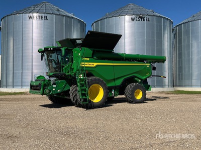 2023 John Deere X9 1000 Combine Combine Harvester