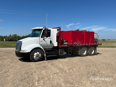 2005 International 8600 2000 gal 6x4 Fuel Truck