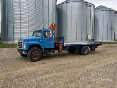 1981 Atlas AK3006A 1100 kg on 1985 International S1900 4x2 Truck Tractor w/Crane