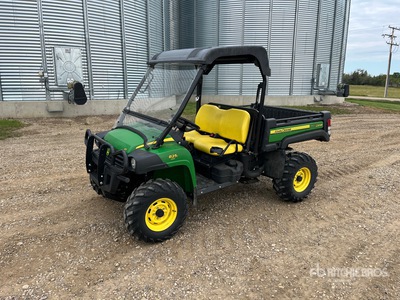 John Deere Gator 825i 4x4 Utility Vehicle