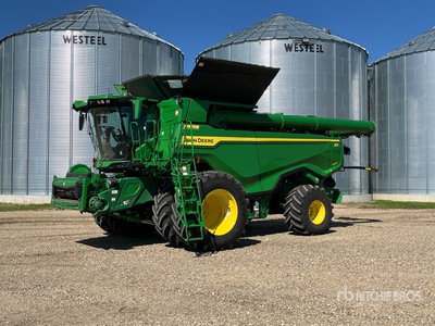 2023 John Deere X9 1000 Combine Combine Harvester
