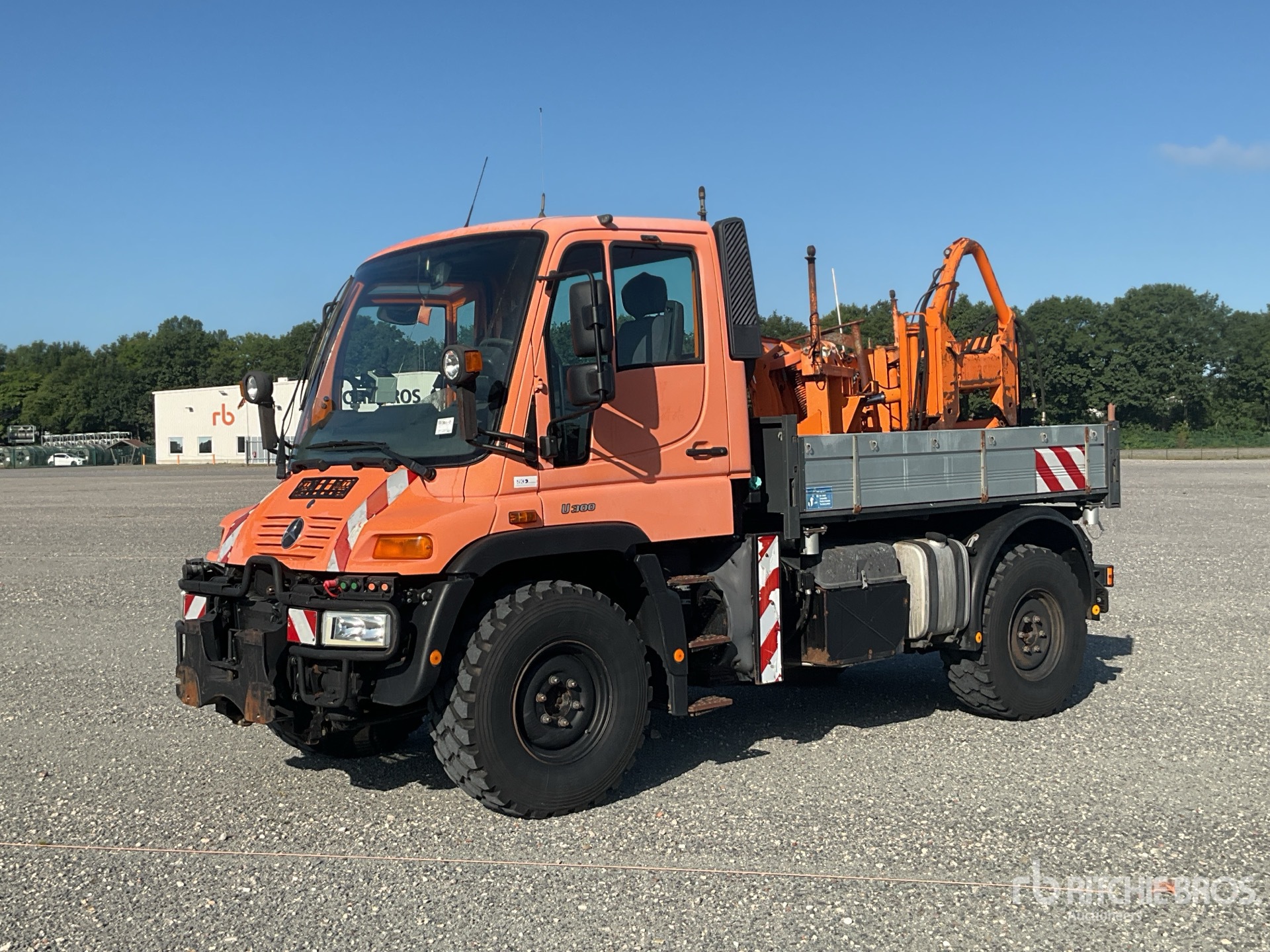 2004 Mercedes-Benz Unimog U300 4x4 Camión Utilitario