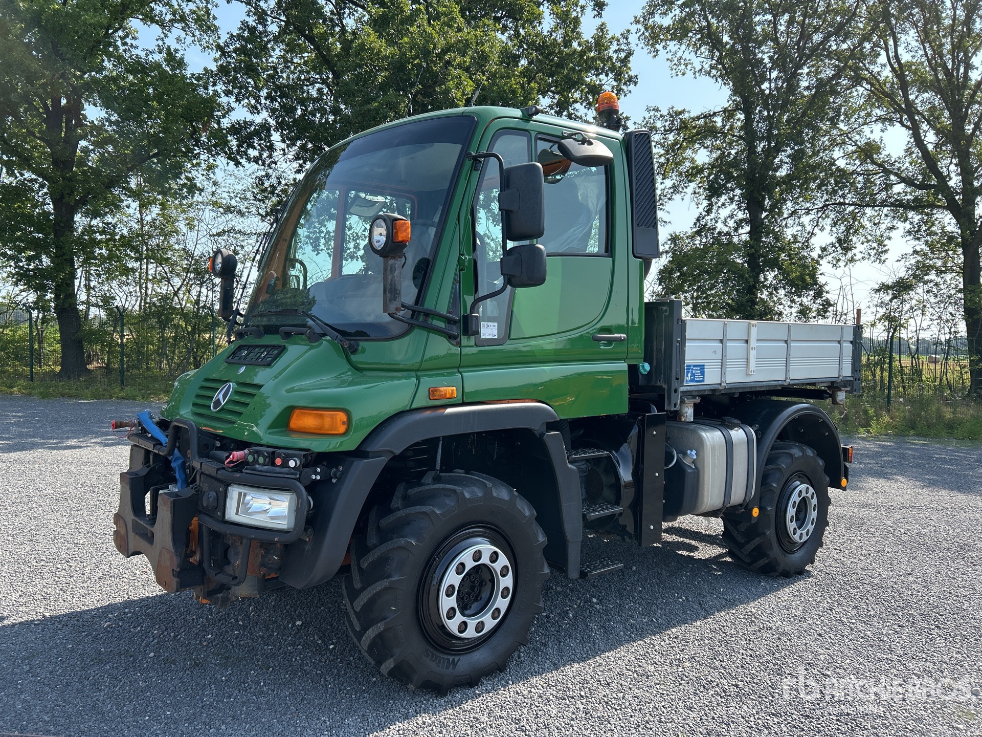 2007 Mercedes-Benz Unimog U400 4x4 Utility Truck