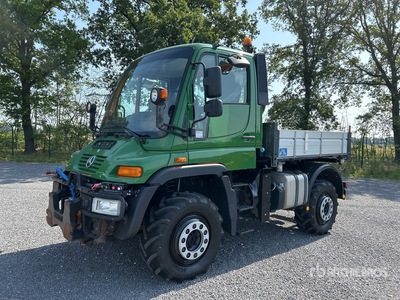 2007 Mercedes-Benz Unimog U400 4x4 Utility Truck