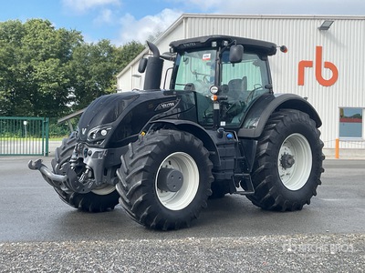 2017 Valtra S374 Allradtraktor