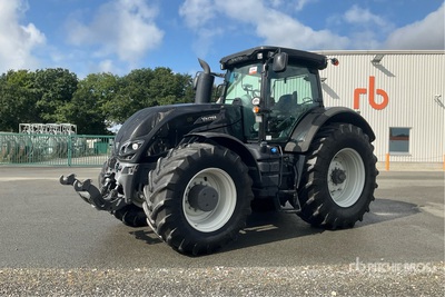 2017 Valtra S374 4WD Tractor
