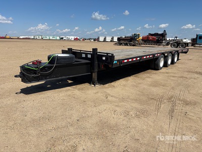 2009 Towmaster 32 ft Tri/A Remorque à plateau