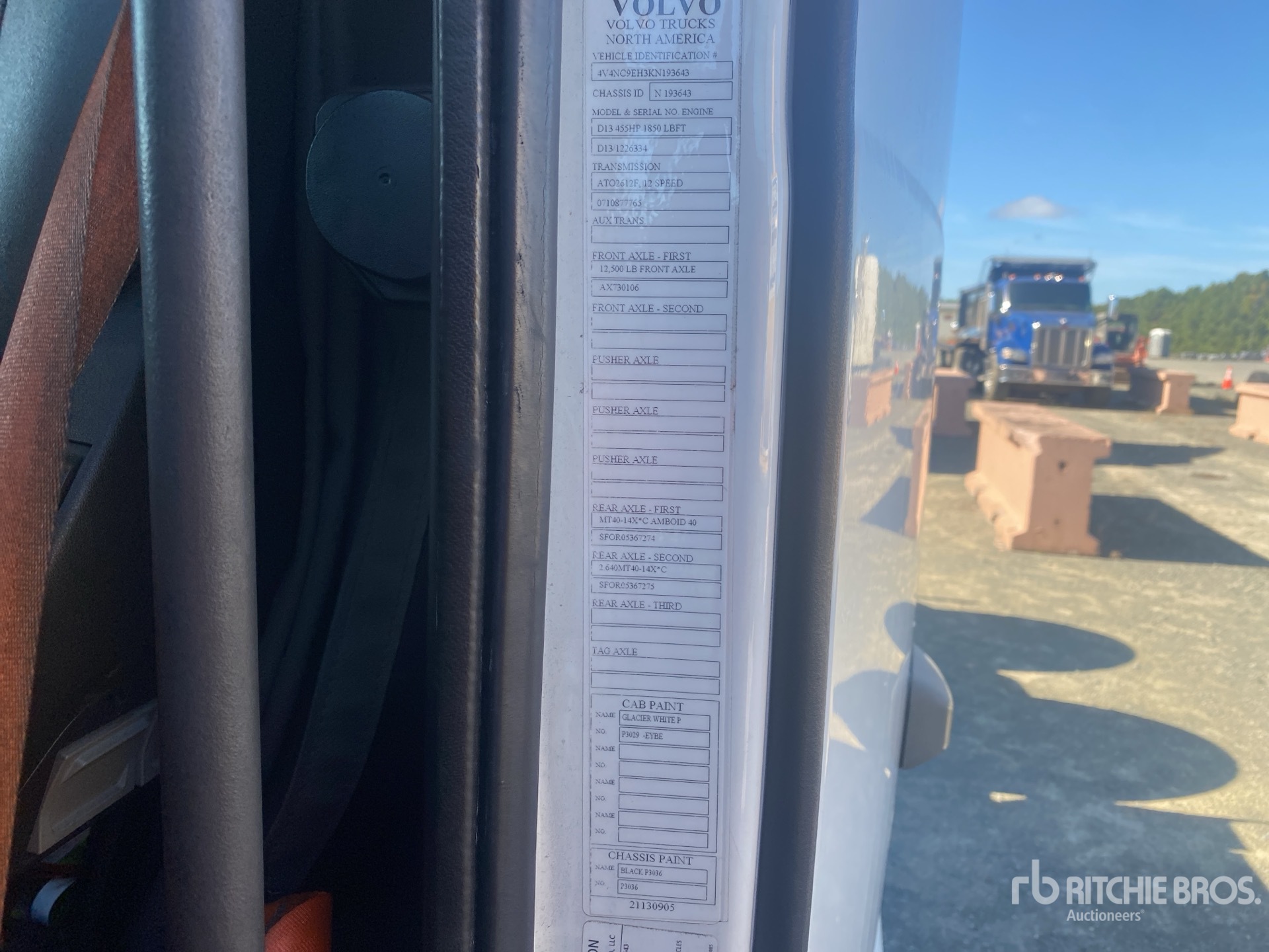2019 Volvo VNL 6x4 T/A Sleeper Truck Tractor