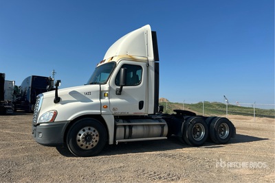 2013 Freightliner Cascadia 125 Cabeza Tractora Cabina Corta
