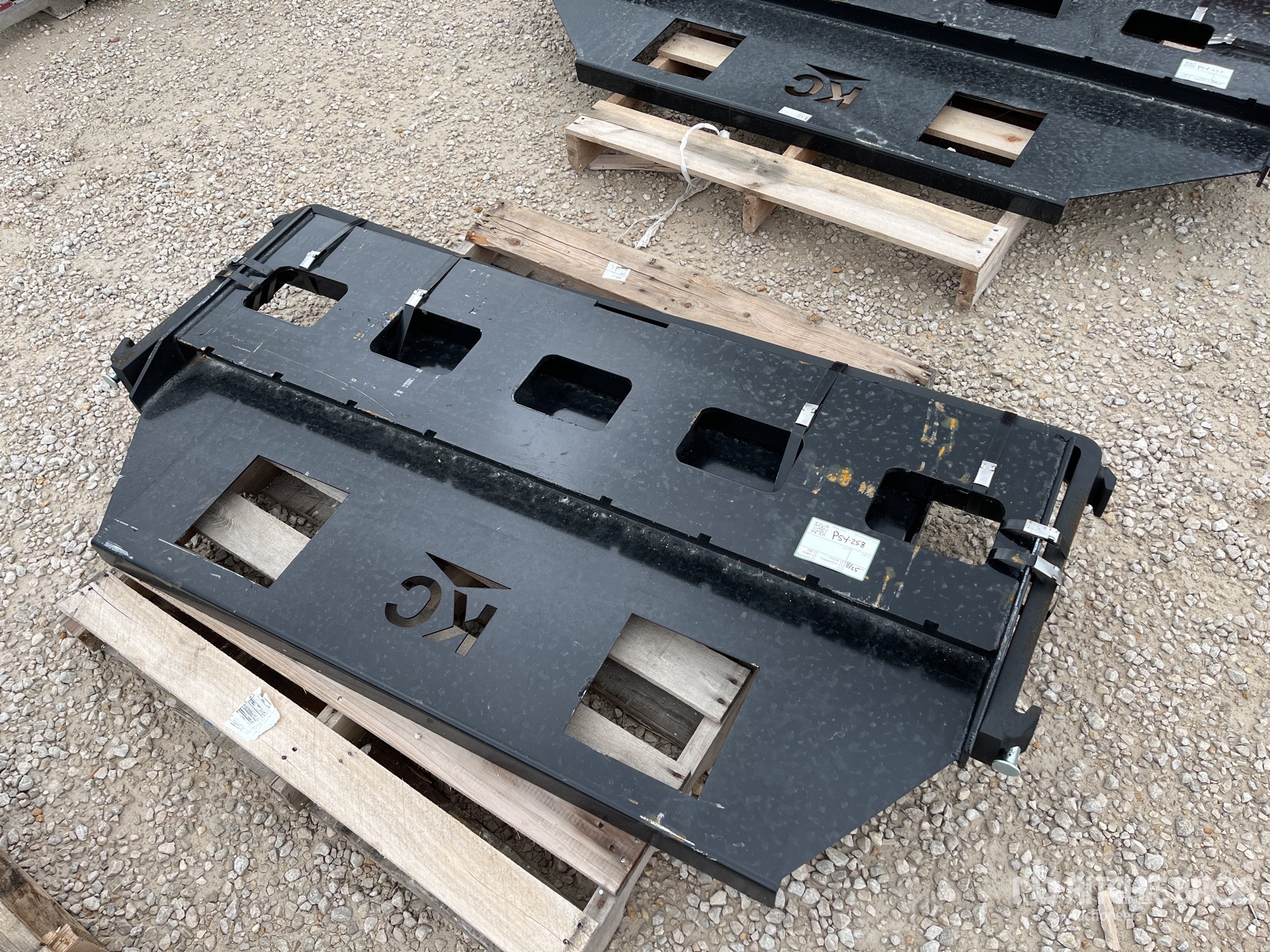 2025 Kit  Containers Fork Attachment