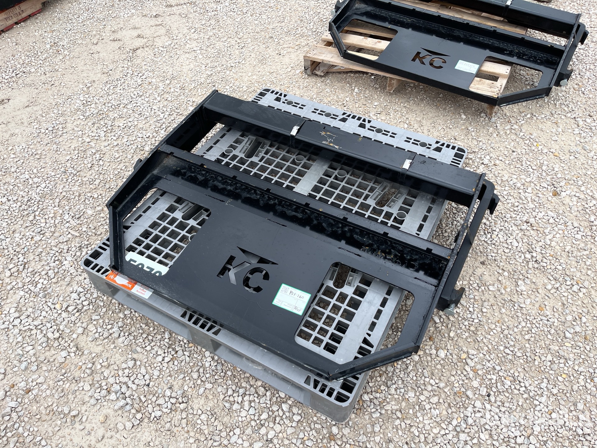 2025 Kit  Containers Fork Attachment