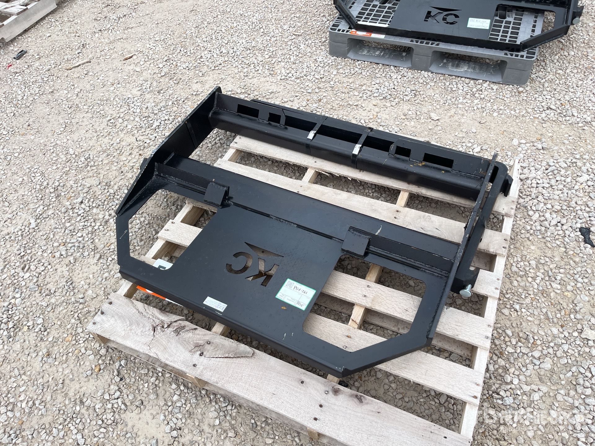 2025 Kit  Containers Fork Attachment