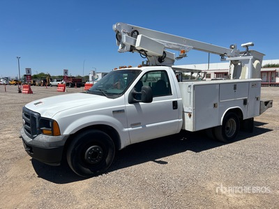 Altec on 2006 Ford F-350 4x2 Bucket Truck