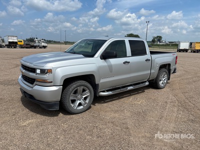 2018 Chevrolet Silverado 1500 4x4 Crew Cab ピックアップ