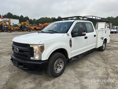 2019 Ford F-350 XL 4x2 Crew Cab Utility Truck