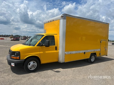 2015 GMC Savana G3500 4x2 Van Truck