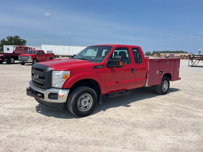 2014 Ford F-250 XL 4x4 Extended Cab Utility Truck