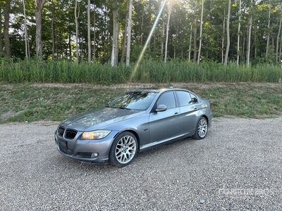 2010 BMW 323i Automobile