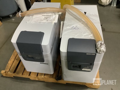 (2) Shimadzu LCMS-2020 Liquid Chromatograph Mass Spectrometers