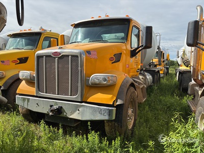 2019 Peterbilt 567 6x4 Camion hormigonera (Inoperable)