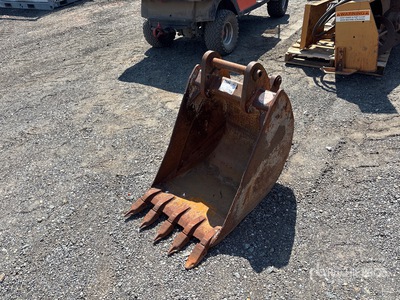 Case 24 in Digging Godet arrière de pelleteuse