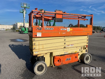 2015 JLG 2632ES Electric Scissor Lift
