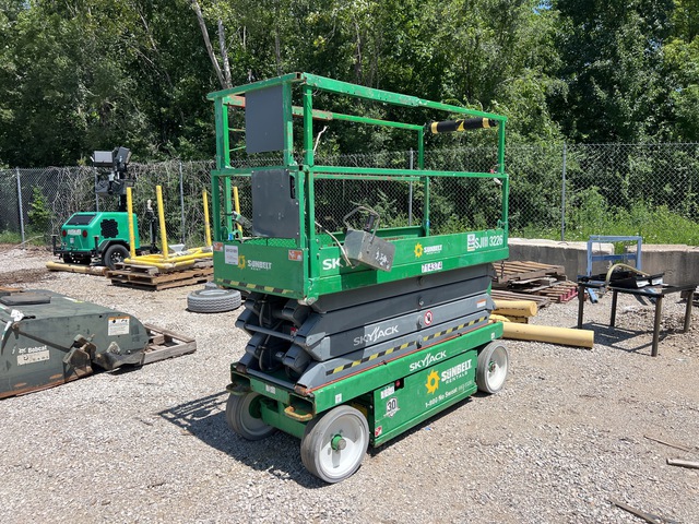 2015 Skyjack SJIII 3226 Electric Scissor Lift