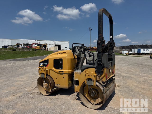 COMPACTADOR 2016 CATERPILLAR CB24B