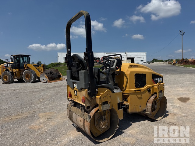 COMPACTADOR 2016 CATERPILLAR CB24B