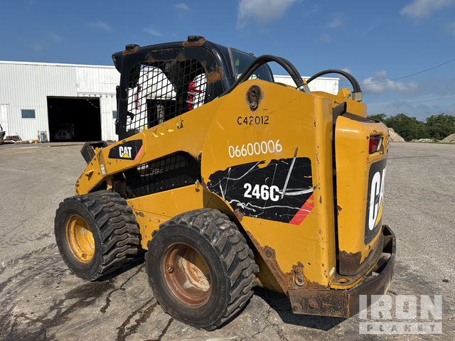 MINI CARGADOR SOBRE RUEDAS 2013 CATERPILLAR 246C