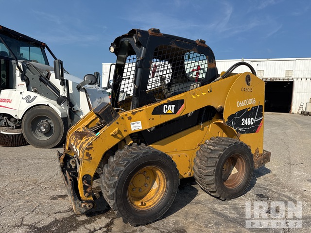 MINI CARGADOR SOBRE RUEDAS 2013 CATERPILLAR 246C
